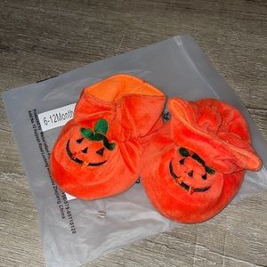 BABY pumpkin slippers